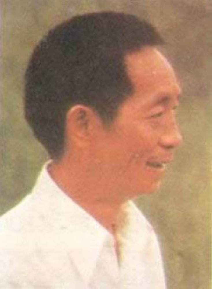 文學(xué)家梁實(shí)秋逝世