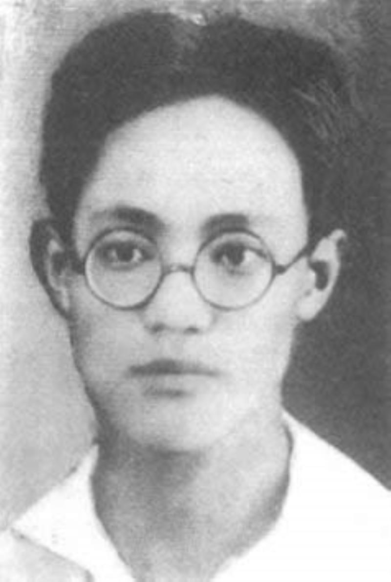 巴金完成長篇小說《家》