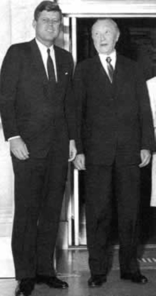中共召開七千人大會(huì)改正大躍進(jìn)的錯(cuò)誤