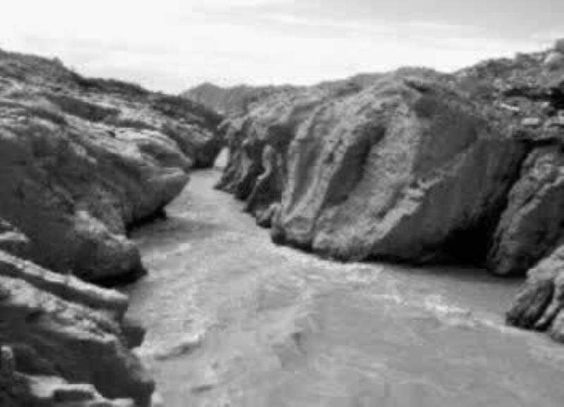 埃及沙漠下發(fā)覺(jué)龐大地下河谷