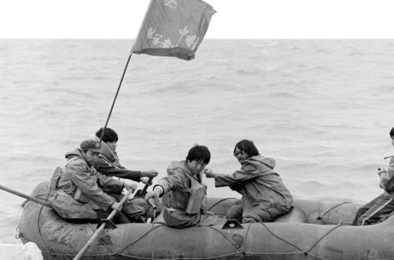 中國長江科考漂流隊征服長江