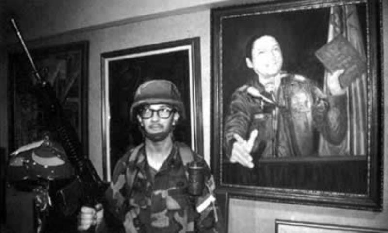 巴拿馬前國防軍司令諾列加被押送美國