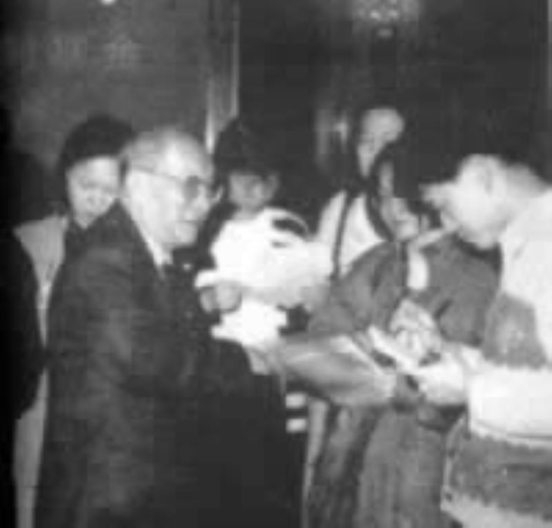 何梁何利設(shè)立科學(xué)獎勵(lì)基金