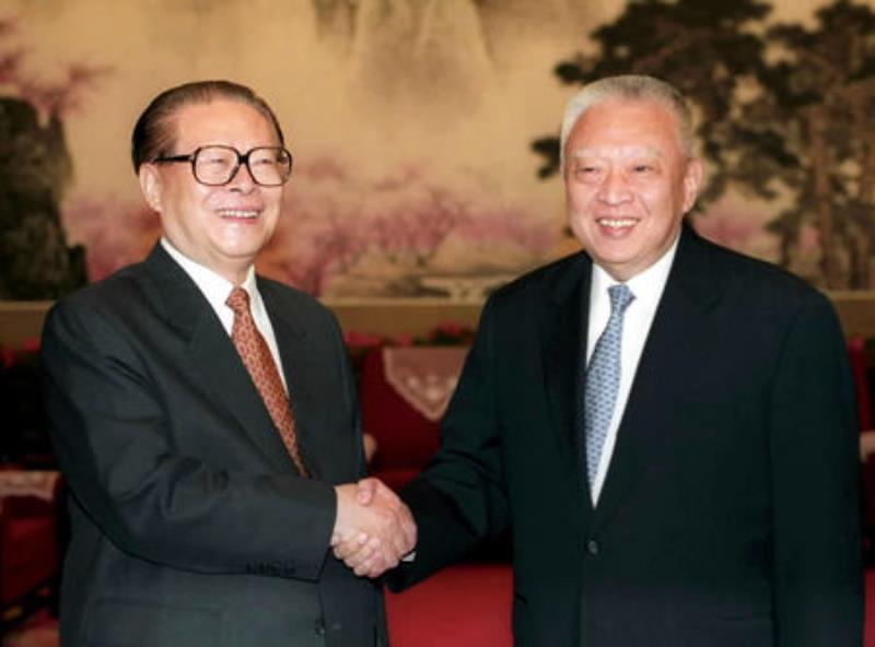 江澤民主席會(huì)見(jiàn)董建華