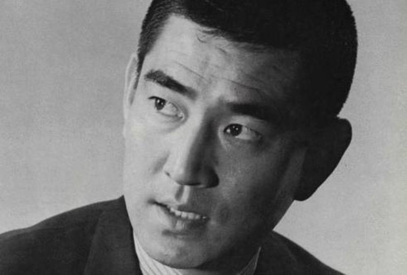 日本男演員高倉(cāng)健出生