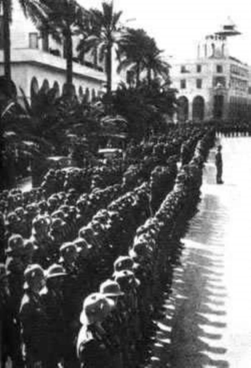 德國(guó)軍隊(duì)在隆美爾率領(lǐng)下從意大利進(jìn)入北非