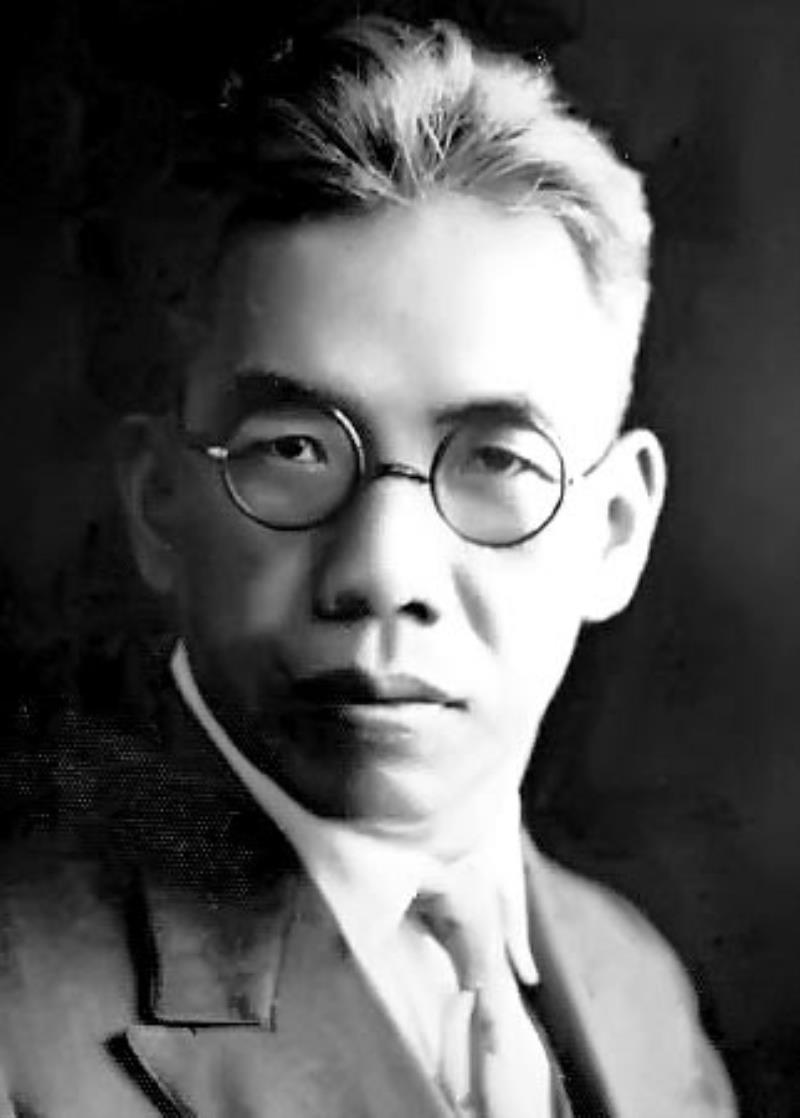 傳記作家<div   id=