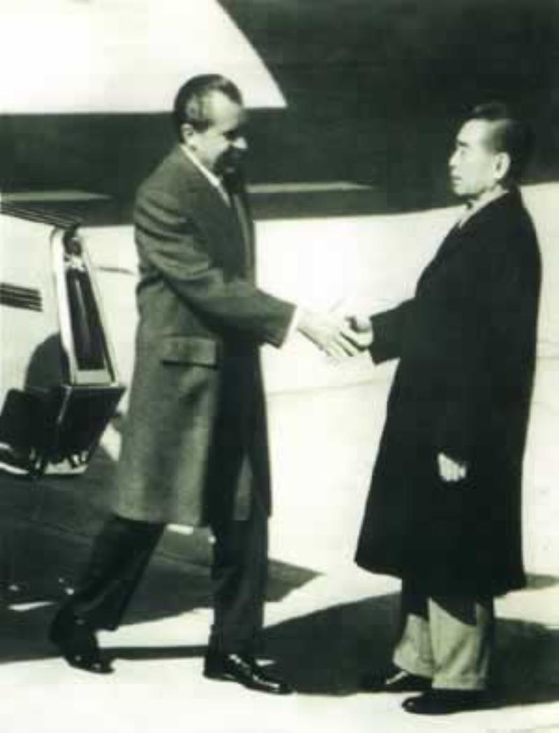美國(guó)總統(tǒng)尼克松訪華中美雙方發(fā)表《中美聯(lián)合公報(bào)》