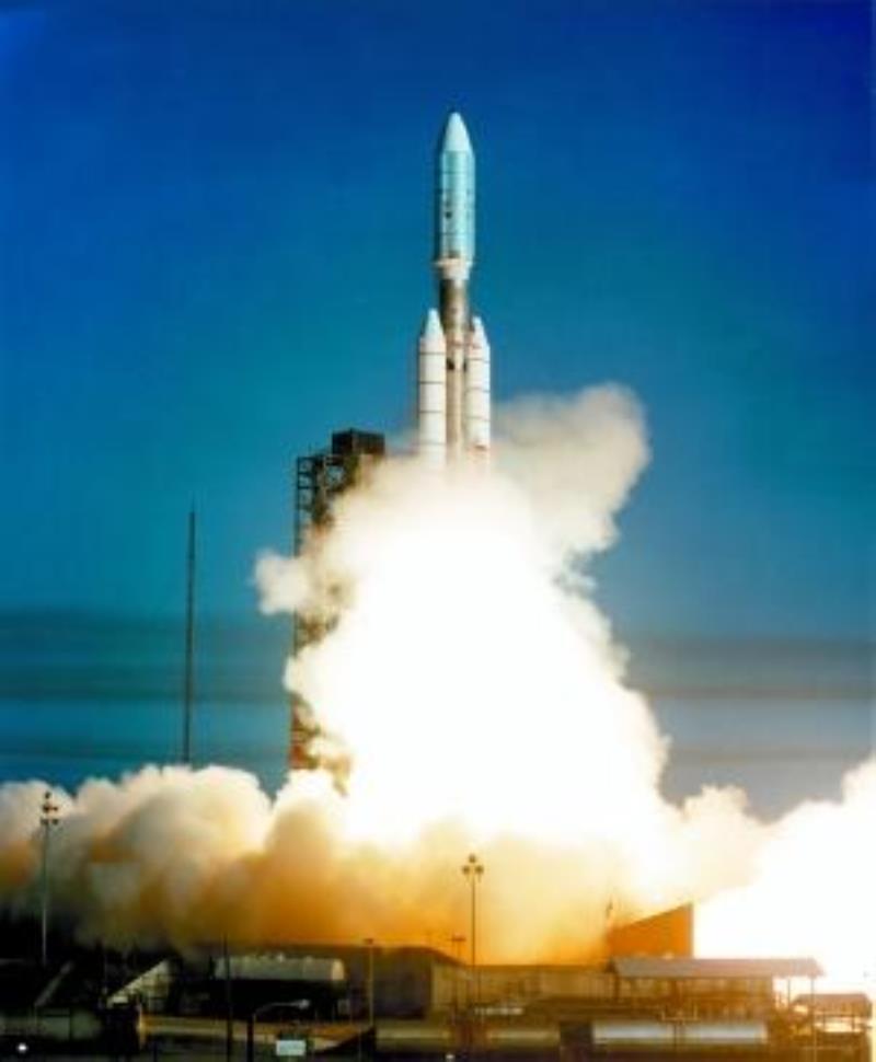 美國(guó)旅行者-2號(hào)星際探測(cè)器成為首個(gè)飛近天王星
