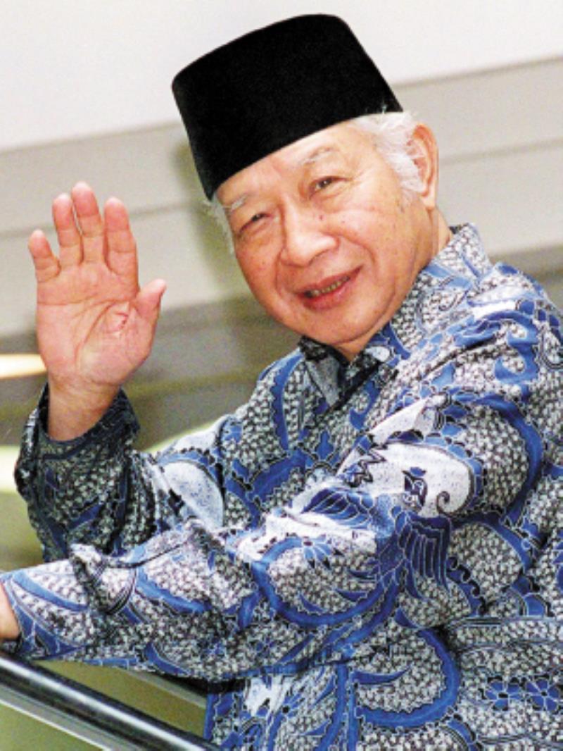 印尼前總統(tǒng)蘇哈托27日去世終年86歲