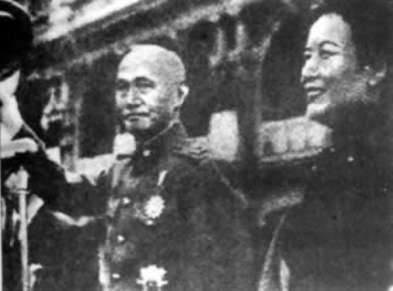 蔣介石在臺北復(fù)任中華民國總統(tǒng)