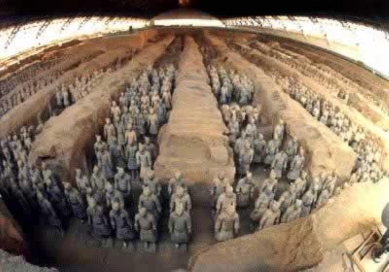 陜西臨潼農(nóng)民發(fā)覺秦始皇兵馬俑