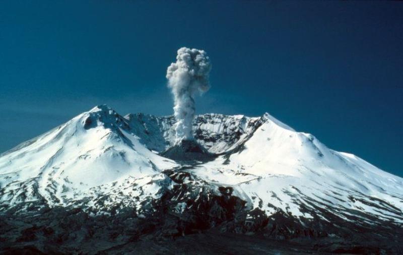 美國(guó)圣海倫斯火山噴發(fā)