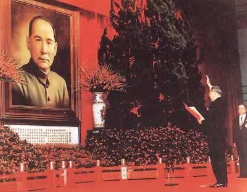 李登輝在臺灣宣誓就任第八任總統(tǒng)