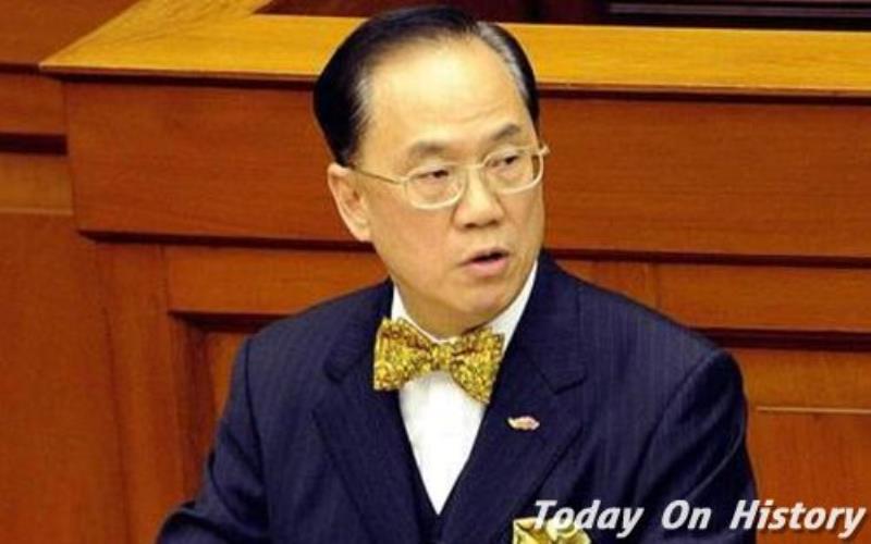 曾蔭權連任香港特別行政區(qū)行政長官