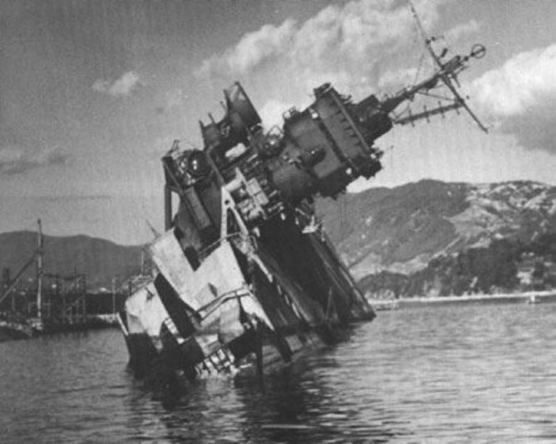 美國(guó)快速航母部隊(duì)對(duì)日本吳港水域的日艦進(jìn)行大規(guī)模攻擊
