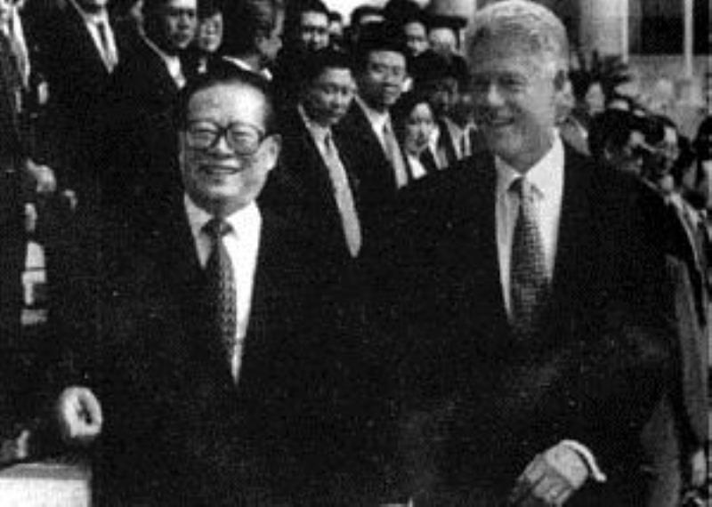 克林頓訪問中國　隨員逾千人
