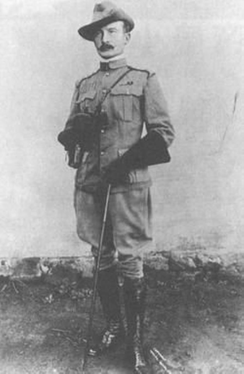 英國人羅伯特·巴登·鮑威爾發(fā)起童子軍運(yùn)動(dòng)