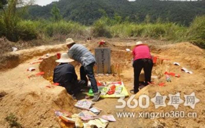 下葬方位有什么講究 下葬時(shí)男左女右怎么分