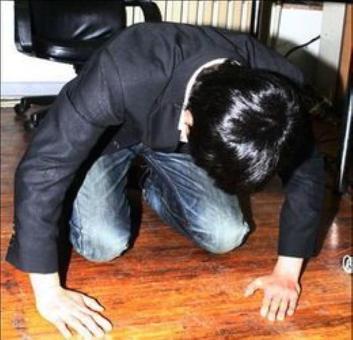 夢(mèng)見下跪 夢(mèng)見男人下跪著什么意思