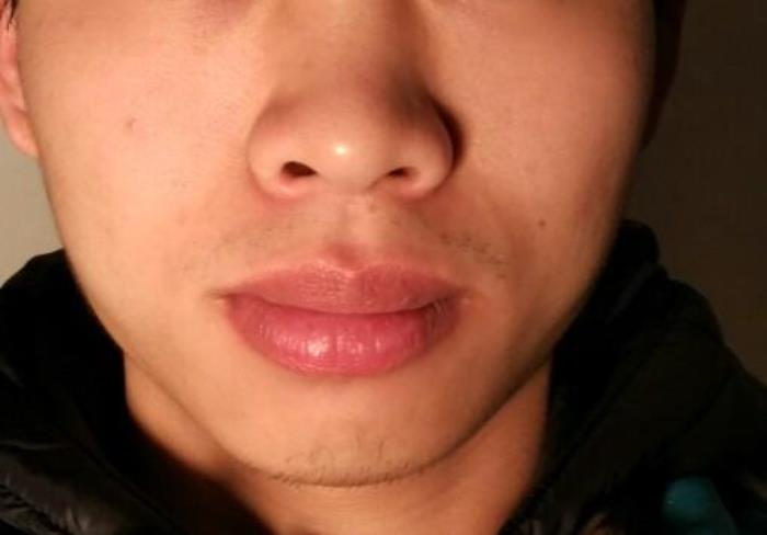 三角眼厚嘴唇的男人面相 厚嘴唇單眼皮男生面相