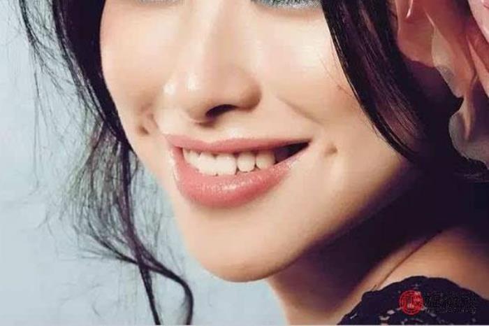 面相中有酒窩好不好 會(huì)克夫的六種女人面相
