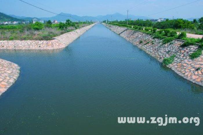 夢見大河 夢見河水很大是什么意思