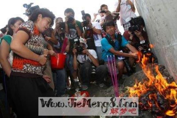 夢(mèng)見祭司 祭司的身份